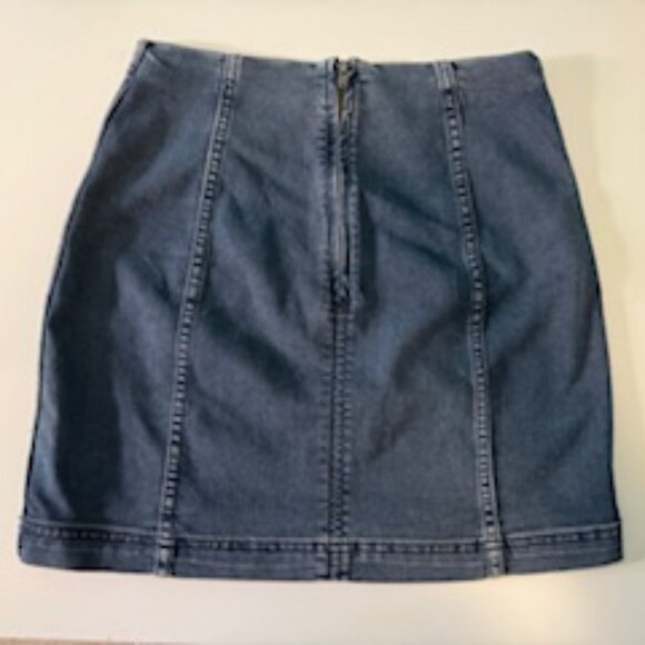 Women's Free People Mini Jean Skirt Size 6 - Picture 2 of 7
